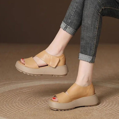 Dámske retro sandále s hrubou podrážkou a zapínaním na suchý zips