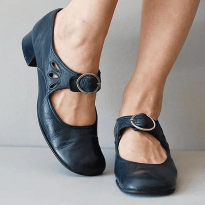 Elegantná a detailne prepracovaná podporná letná obuv